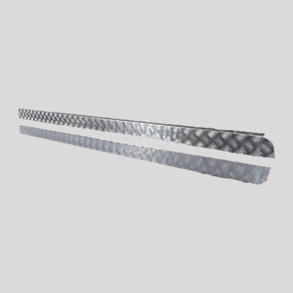 Defender 130 Chequer Plate Sill Protectors – Mill finish (bare aluminium) – DDS Metals
