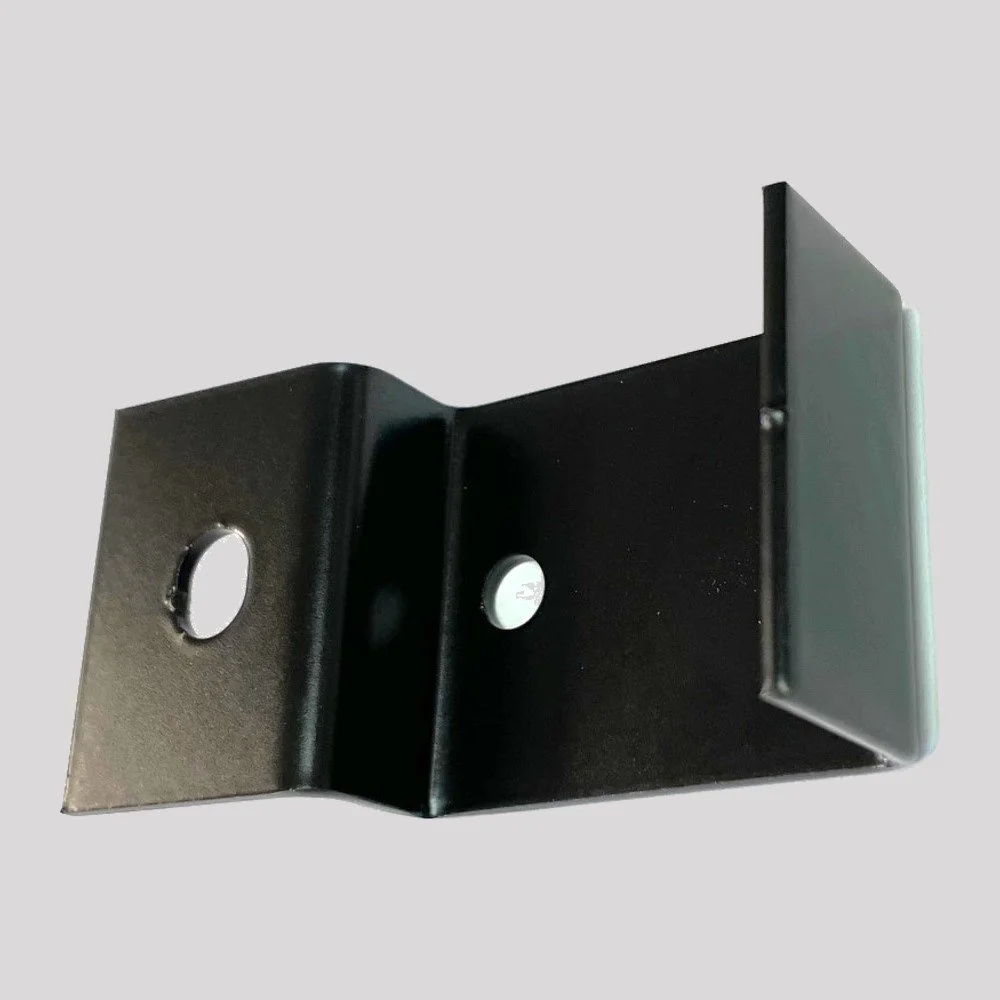 Defender 90 Lower Trim Bracket – DDS Metals