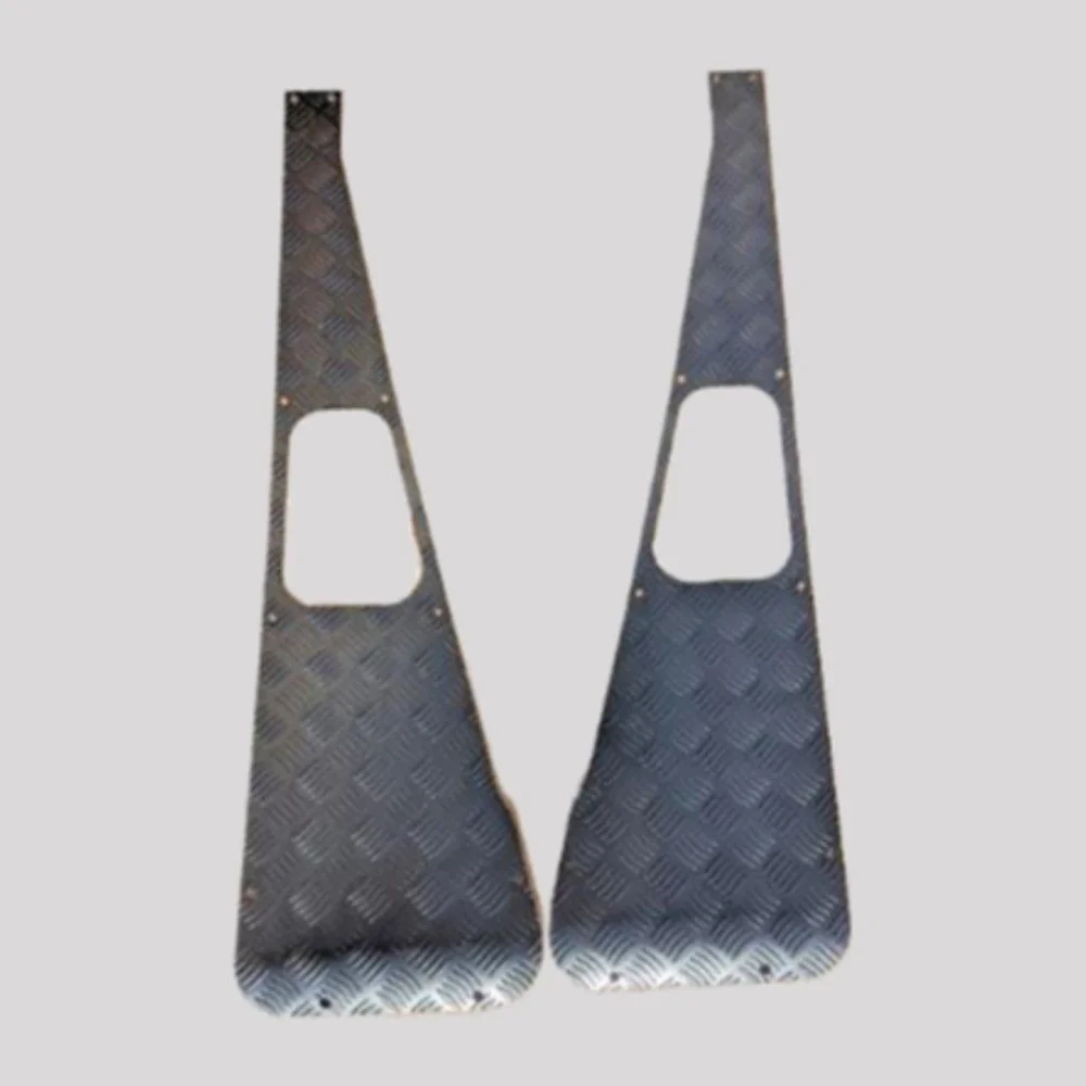 Defender Chequer Plate Wing Tops with Large Air Intake Hole with Countersunk Stainless Fittings – 2mm, Black powder coated / 3mm, Black powder coated – DDS Metals