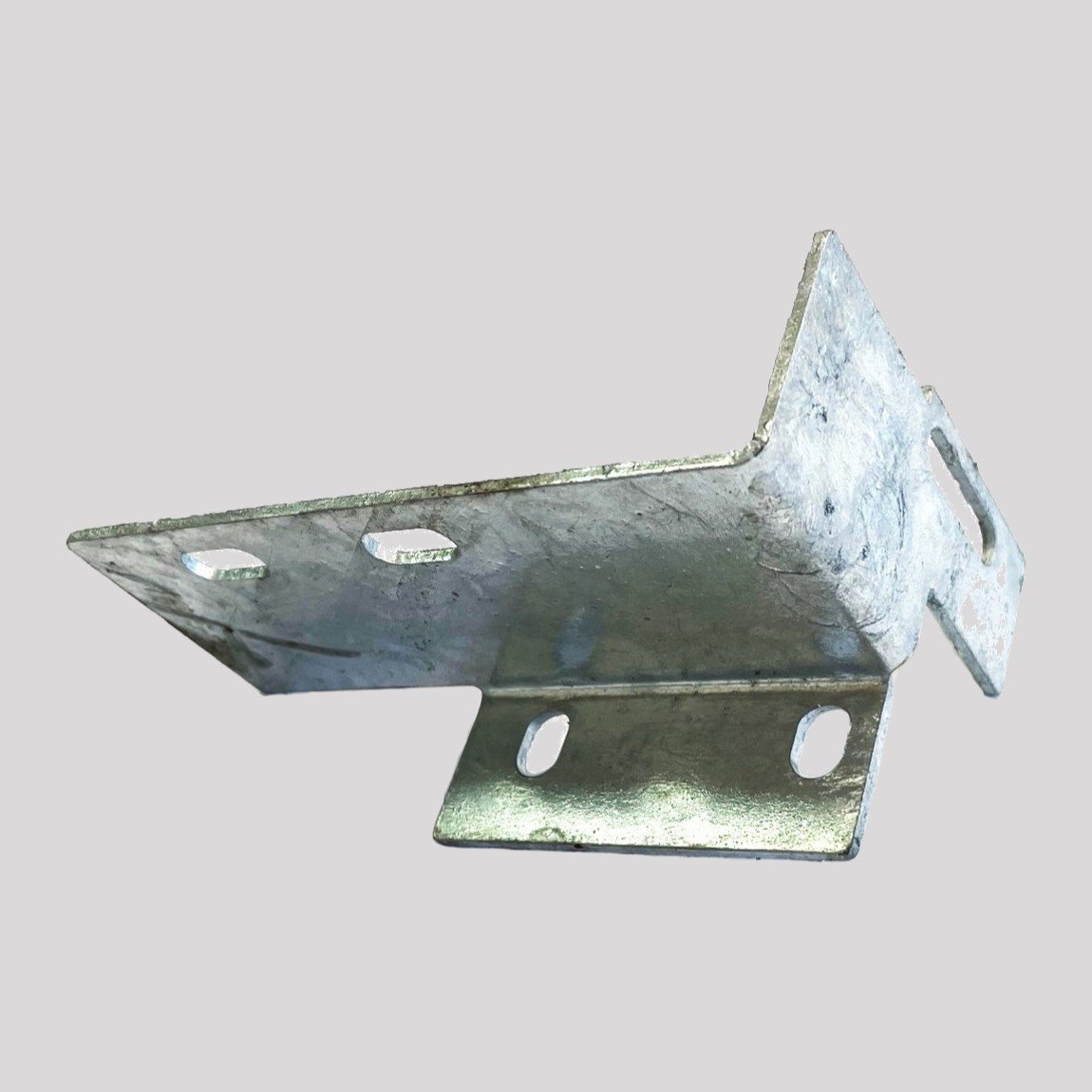 Defender 130 Double Cab Lower Sill Extension Bracket – DDS Metals