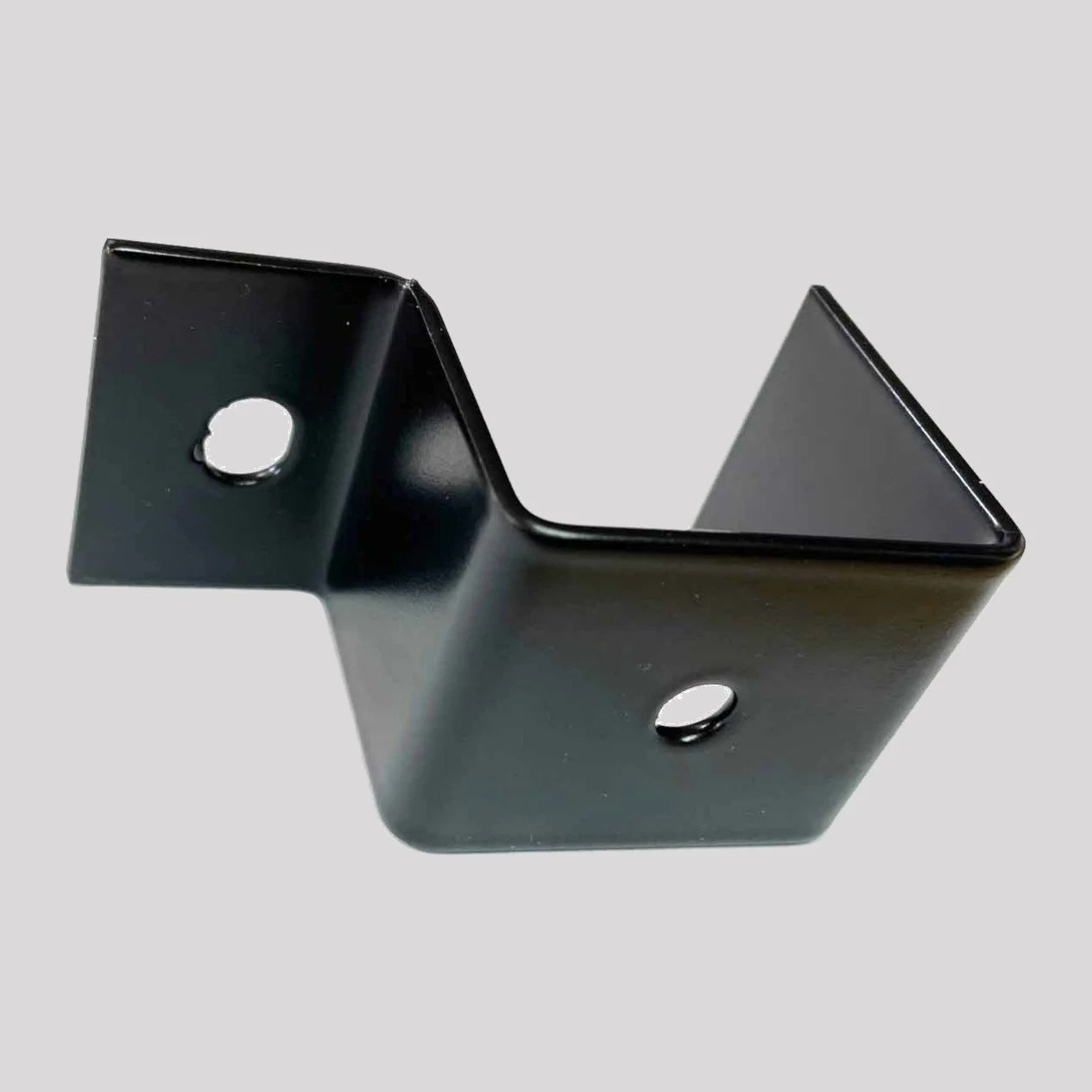 Defender Station Wagon Lower Side Window Trim Retainer Bracket – DDS Metals
