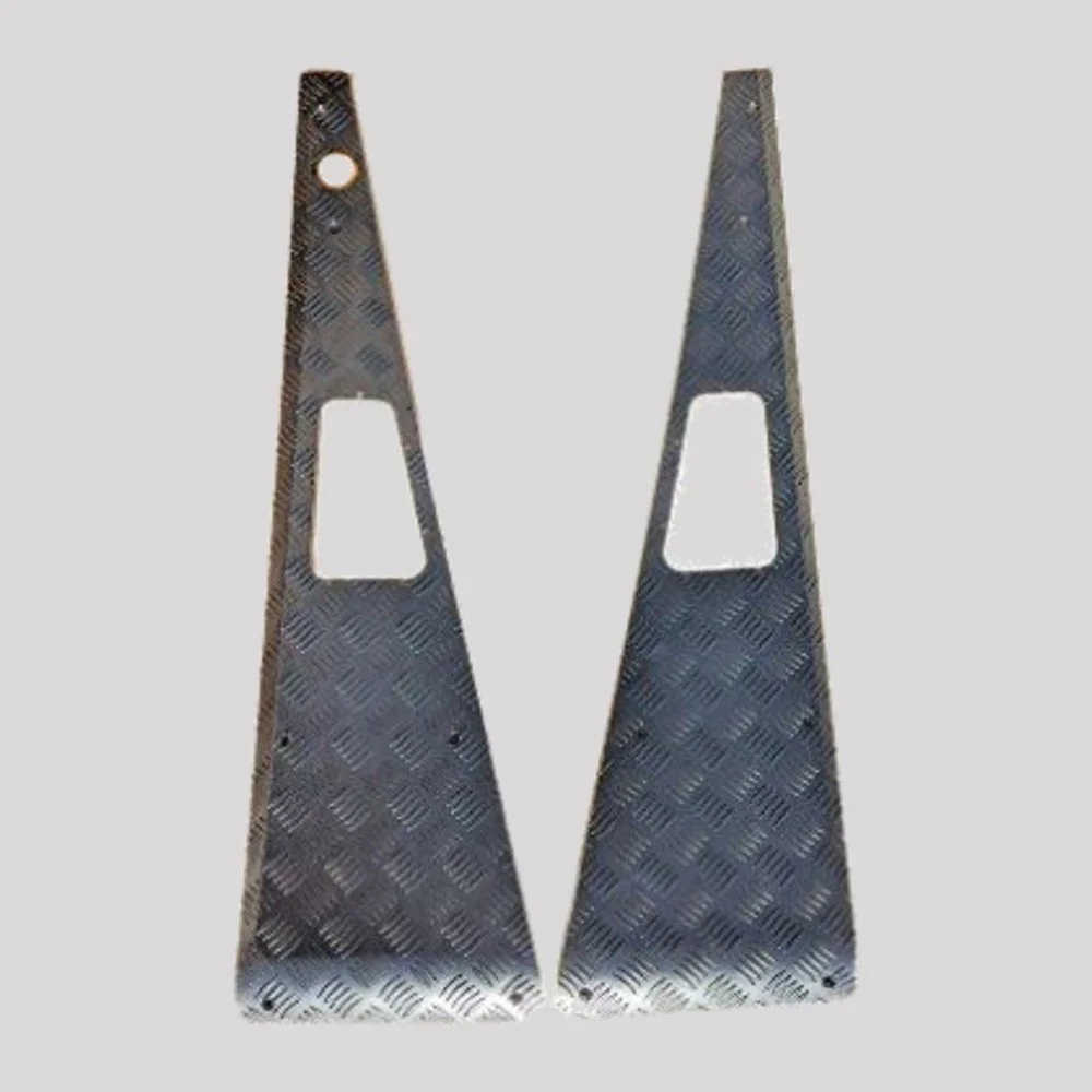 Defender Chequer Plate Wing Tops, Small Air Intake, Side Fold, 3mm with Countersunk Stainless Fittings – Right-hand drive position, Black powder coated – DDS Metals
