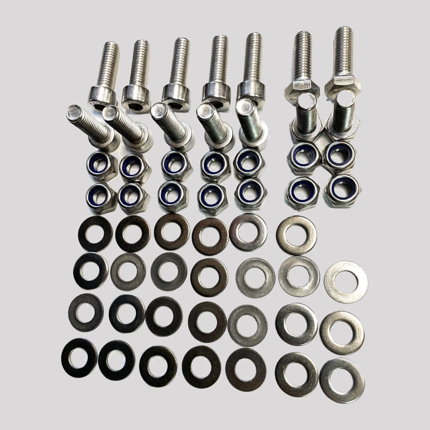 Defender & Series Rear Crossmember Stainless Steel Bolt Kit – Defender 1998-2004 (Td5), cap head – DDS Metals