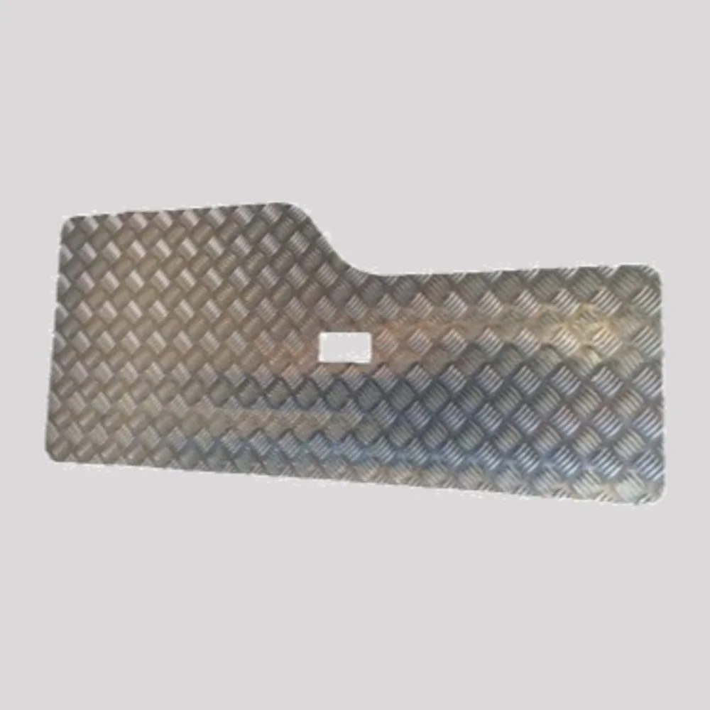 Discovery 2 Chequer Plate Rear Door Card (Single Hole, No Grab Handles) – Mill finish (bare aluminium) – DDS Metals
