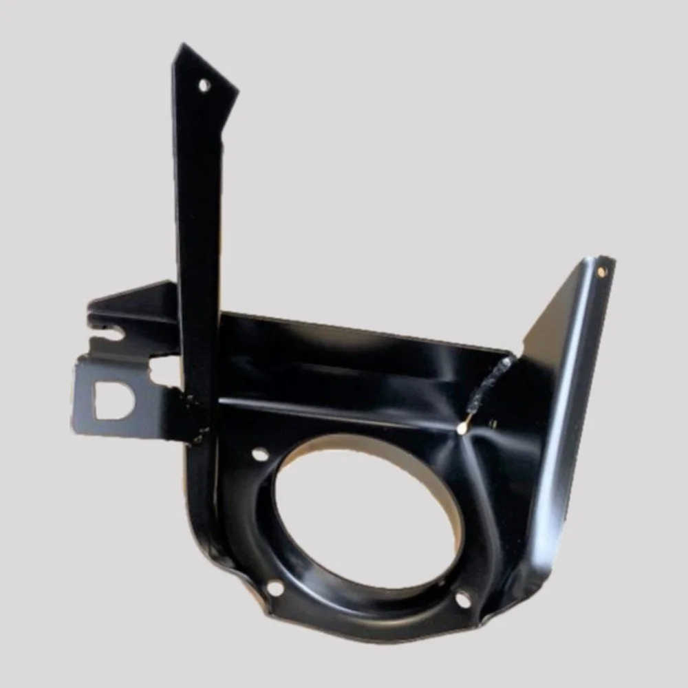Defender Front Spring Seat with Brake Pipe Clip – Left – DDS Metals