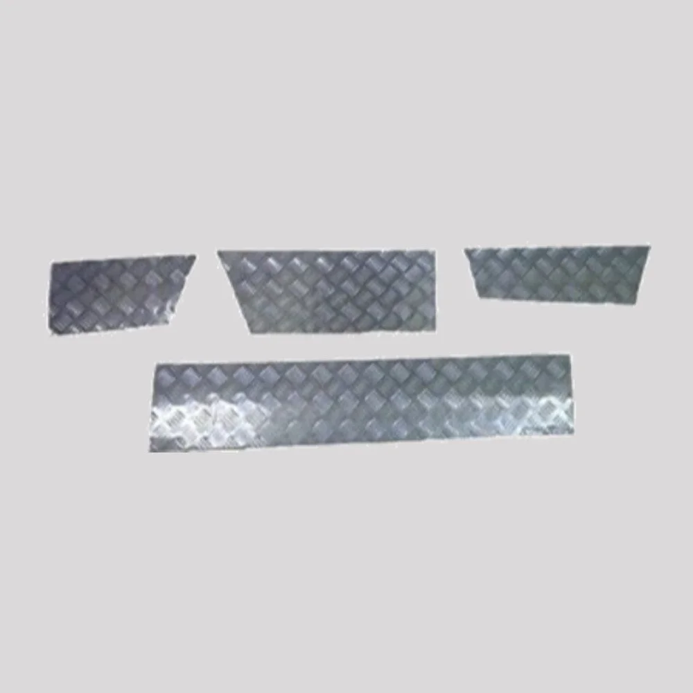 Discovery 2 Chequer Plate Skirting Set – Mill finish (bare aluminium) – DDS Metals