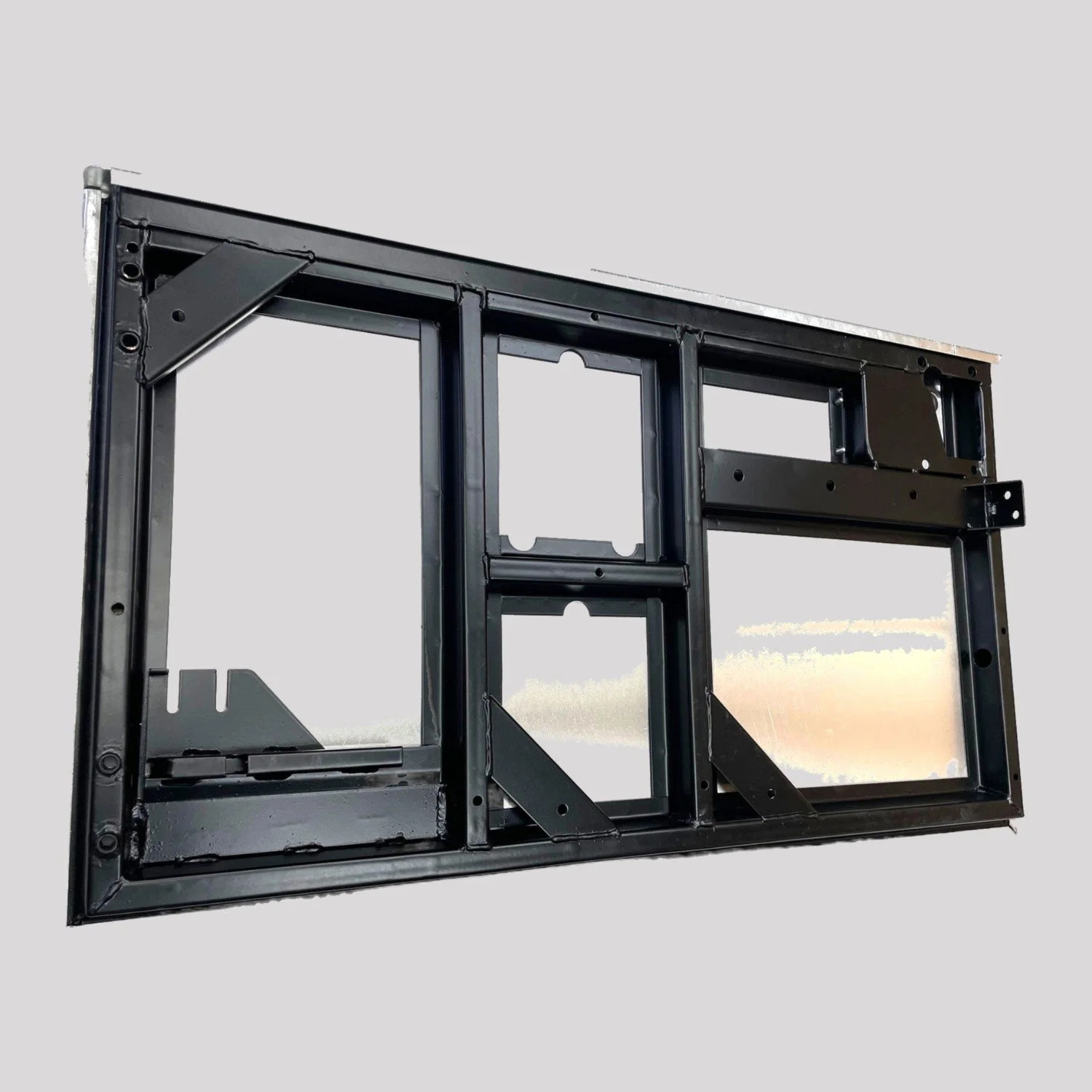 Series & Defender Rear Swing-Away Half Door, Galvanised Top Capping, Anti-Burst – DDS Metals