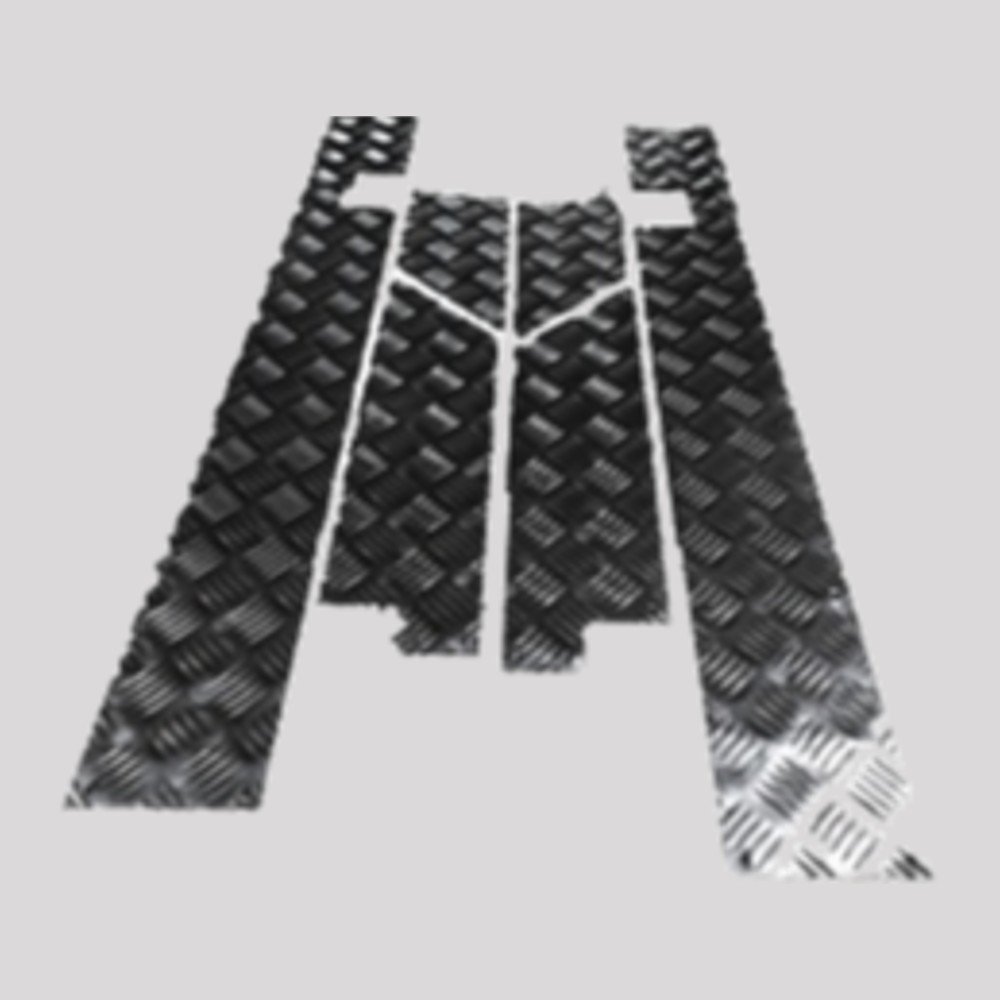 Defender 110 4 Door Bottom of Door & Wing Chequer Plate Trim Kit – DDS Metals