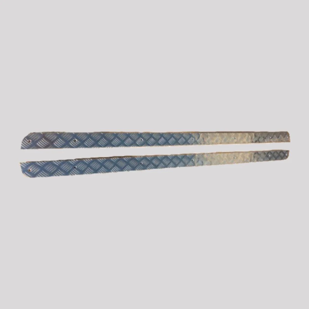 Defender 110 Hard Top & Pick Up Chequer Plate Sill Protectors, 3mm with Countersunk Stainless Fittings – Mill finish (bare aluminium) – DDS Metals