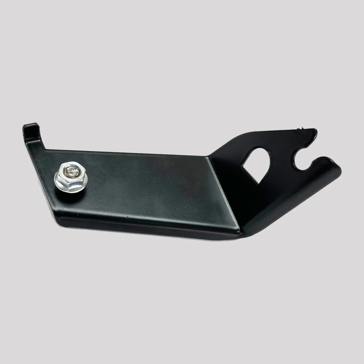 Discovery 2 Rear Spring Seat Brake Pipe Bracket – Right – DDS Metals