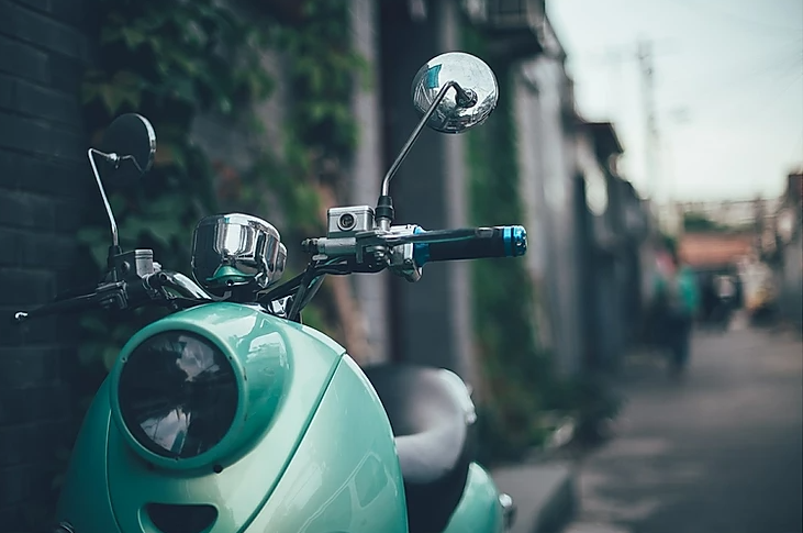 What is an electric moped? — SomEV