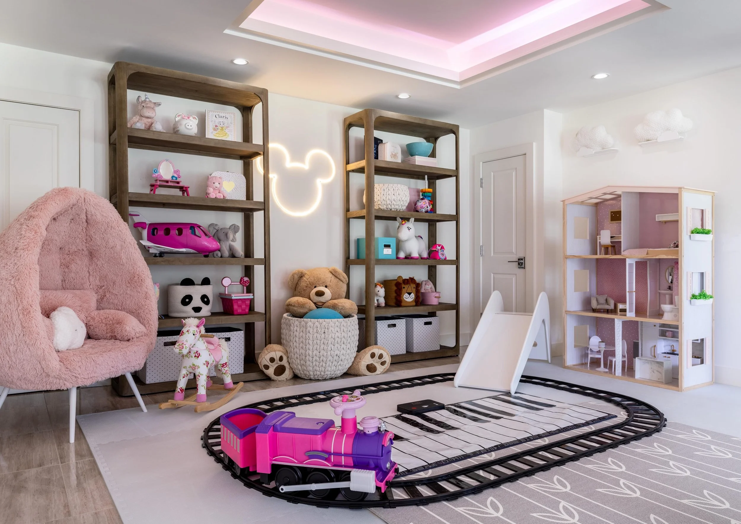 Keeping little hands and big imaginations busy 🩵🩷

Design: @kilanodesignbuild