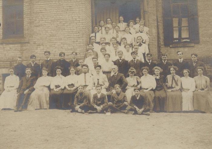 Shakopee High School Students (1905)