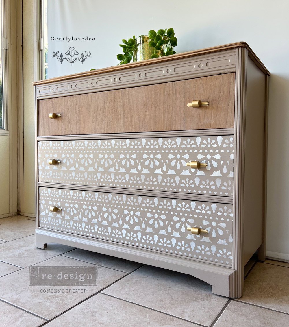 Furniture sample with Classic lace stencil roll