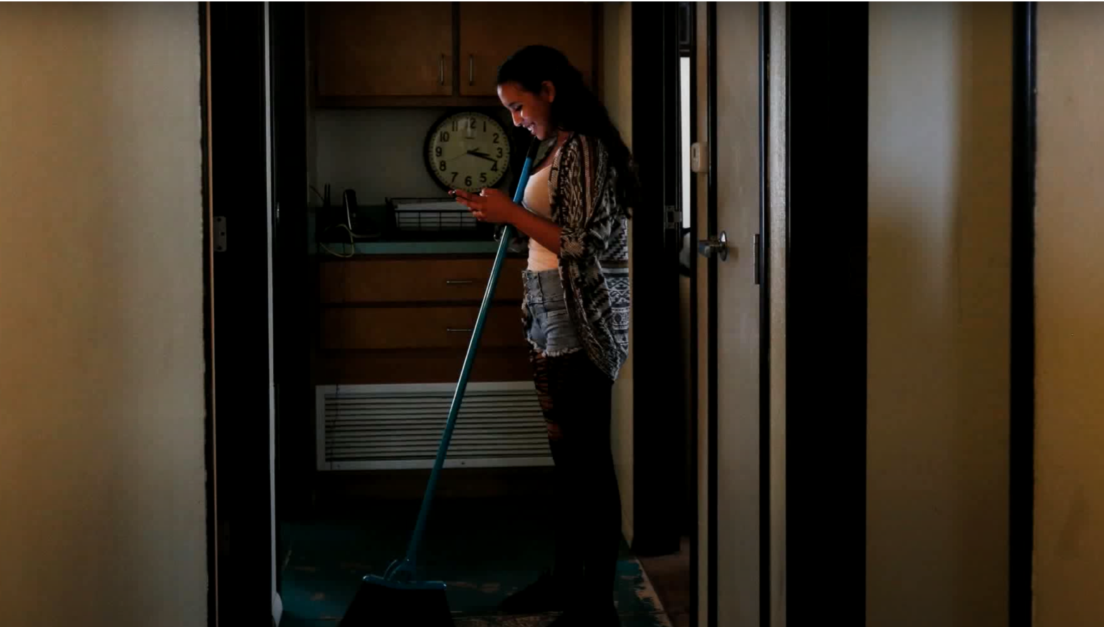 Naomi cleans.png