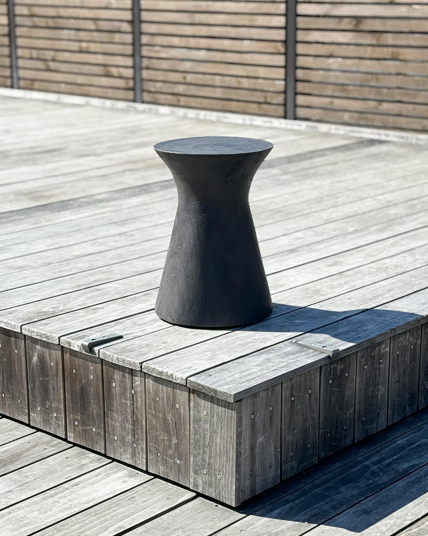 Check out the graining detail that comes through on this solid wood side table ⏩️ Dymen from Bernhardt Design

Psst&hellip; Dymen belongs inside with exceptions for sample deliveries. 😉