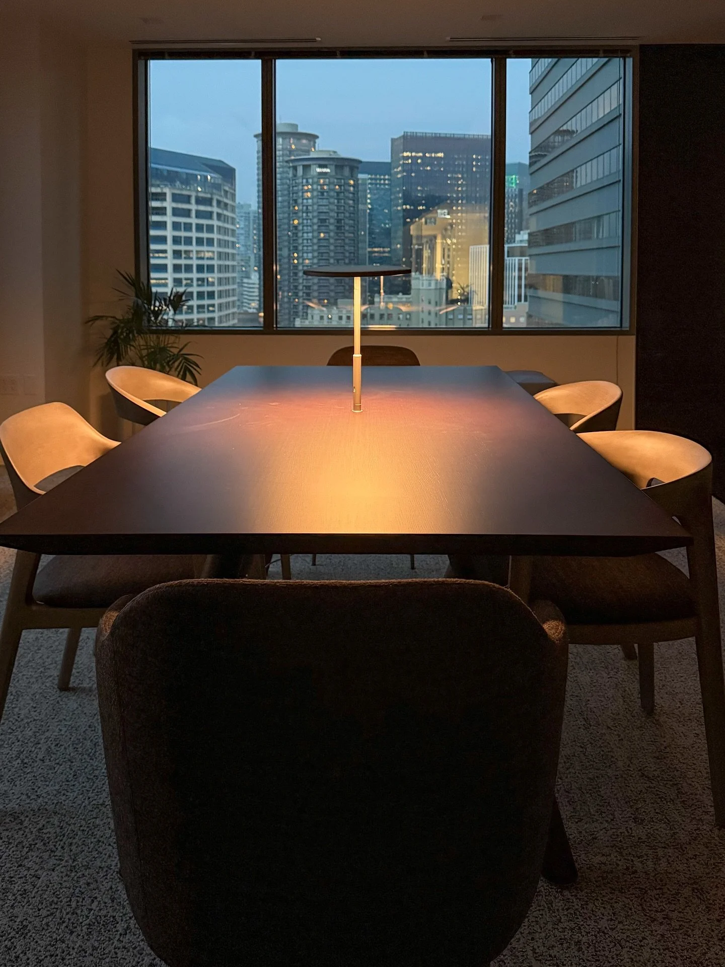 The Pop Up at twilight makes for a moody Larkin moment. And after a spin at the Museum of Flight, our Luca Sofa and Sunset Lounges are back in our downtown Seattle space ready for you to test out.