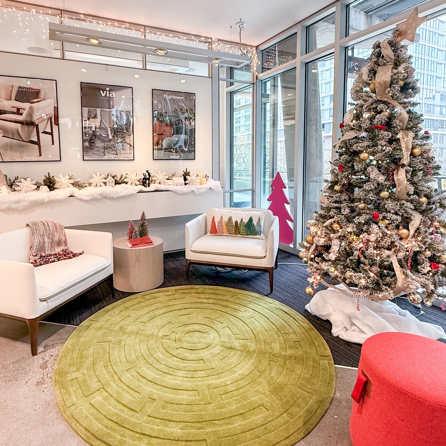 Dreaming of a White (leather) Christmas with lots of bright color pops. ✨