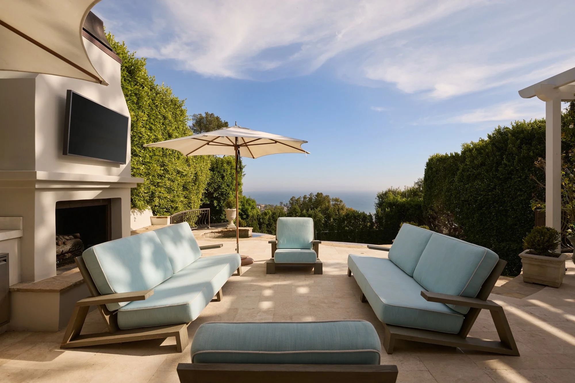 7 541PaseoMiramar_22.jpg