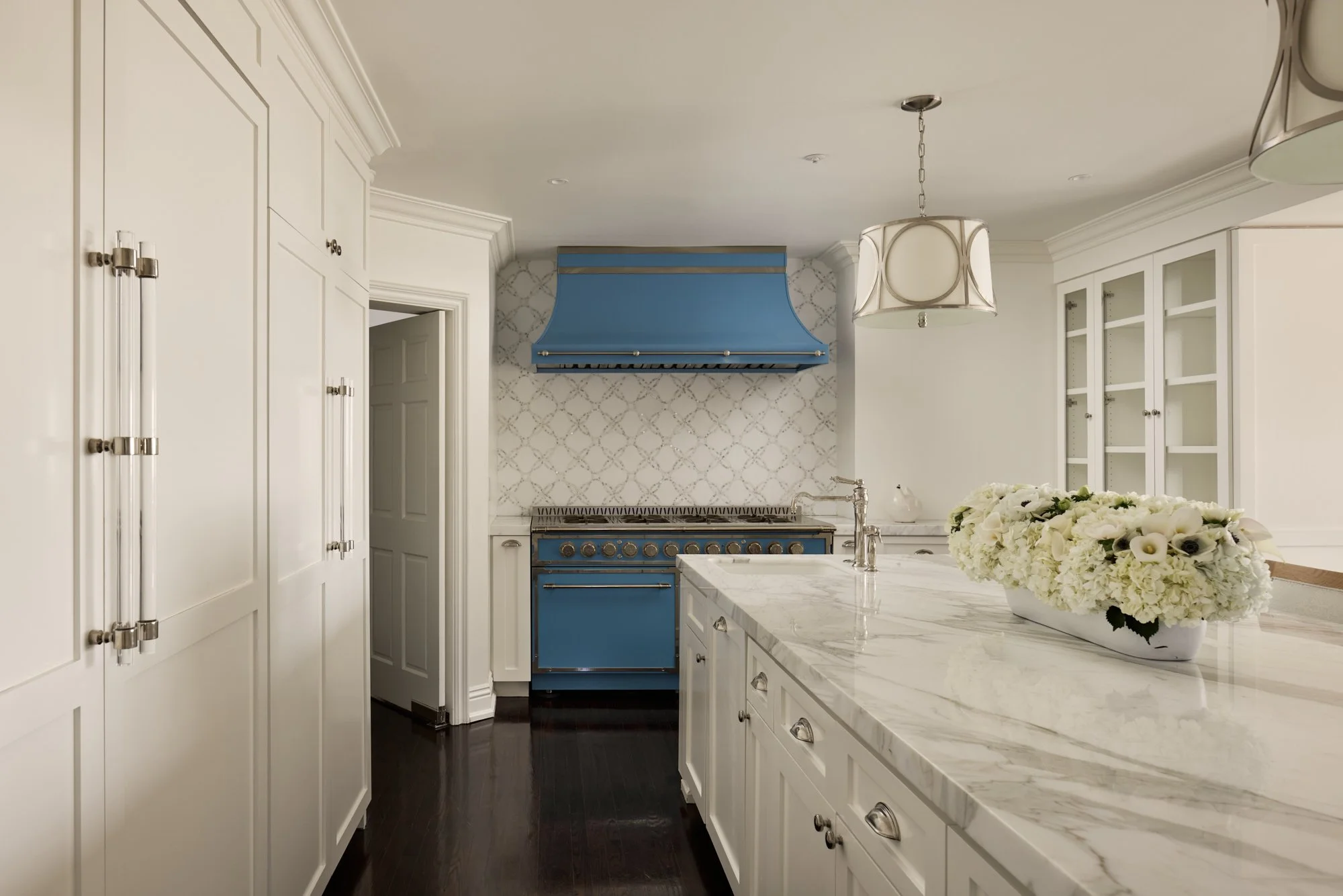 10 541PaseoMiramar_02.jpg