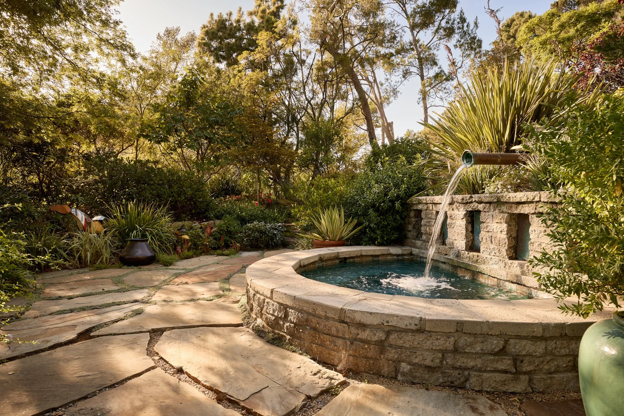 24 1372BenedictCanyonDr_30.jpg