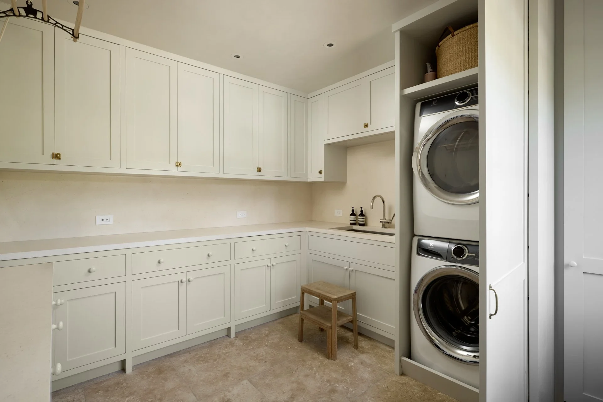 32 239WestChannelRd_49.jpg