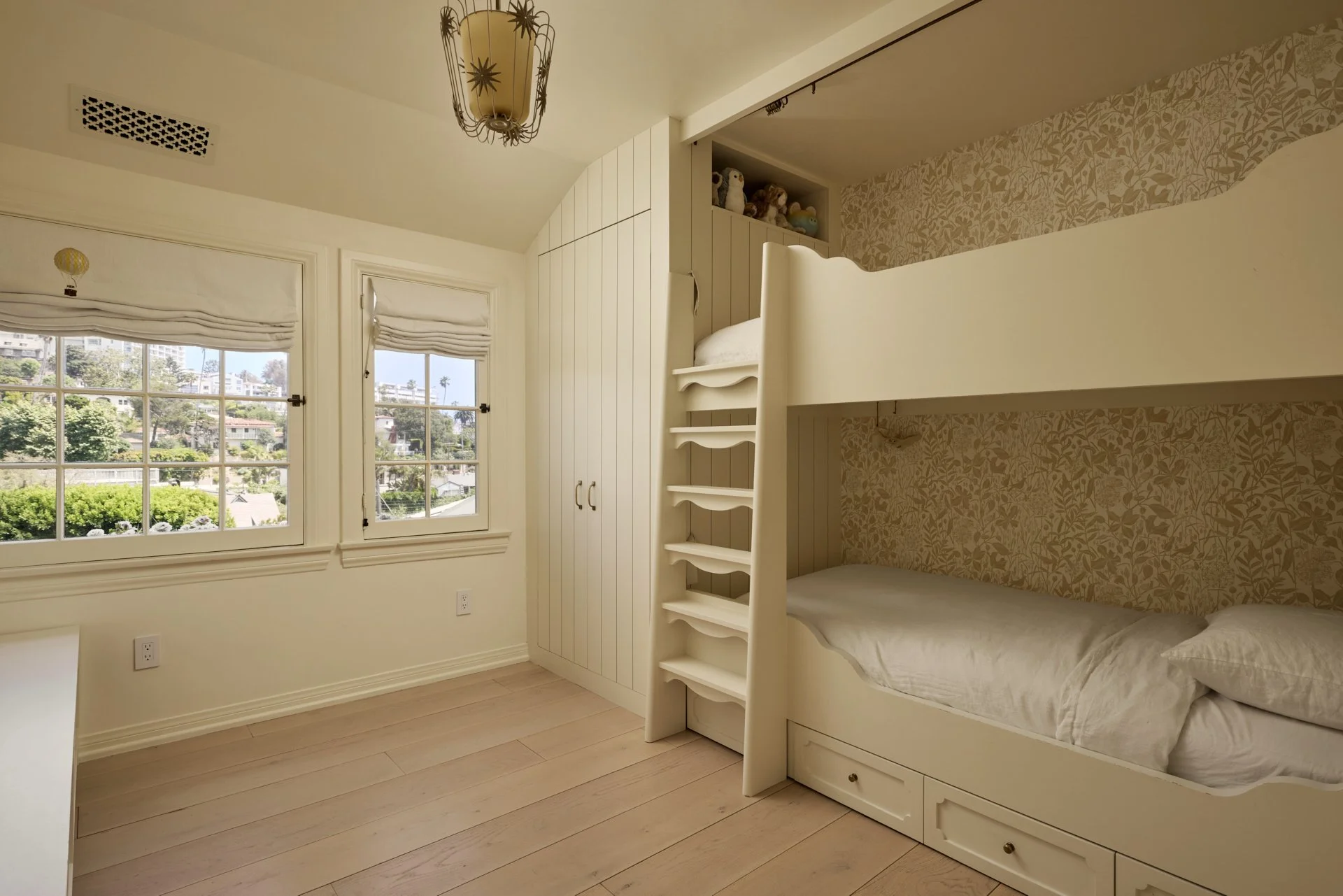 23 239WestChannelRd_40.jpg