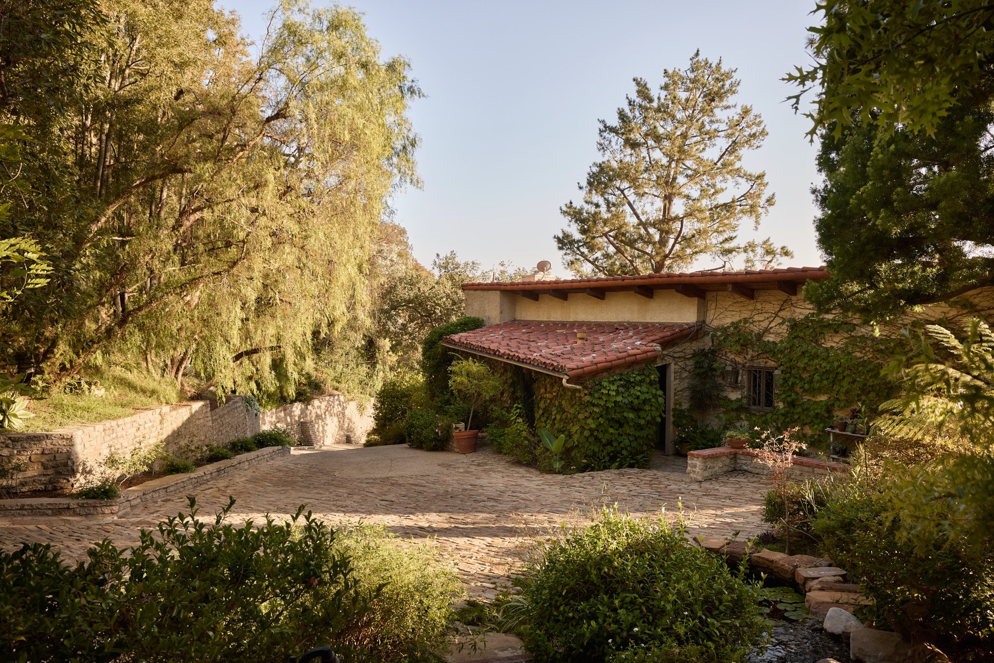 4 1372BenedictCanyonDr_38.jpg