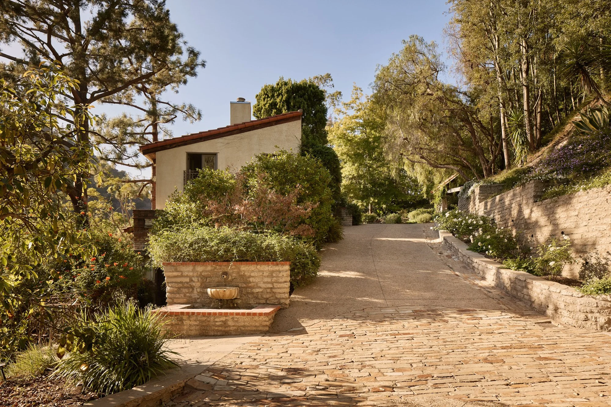 2 1372BenedictCanyonDr_28.jpg