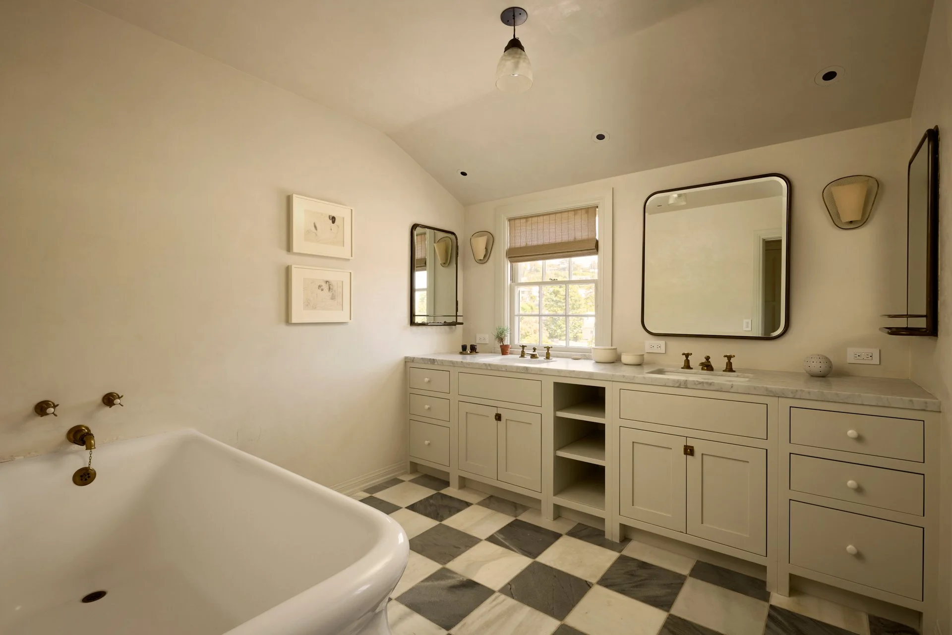 21 239WestChannelRd_36.jpg