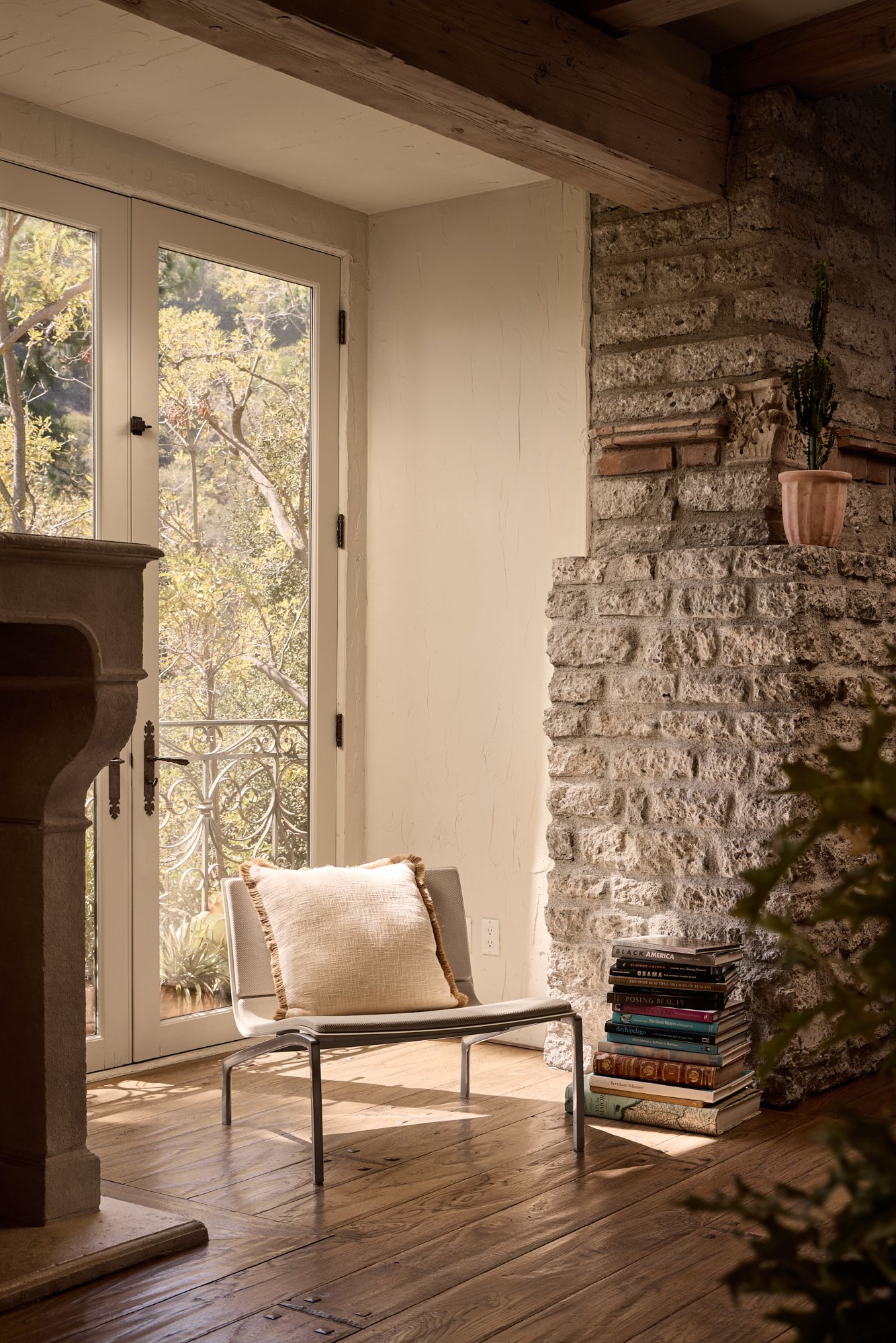 8 1372BenedictCanyonDr_04.jpg