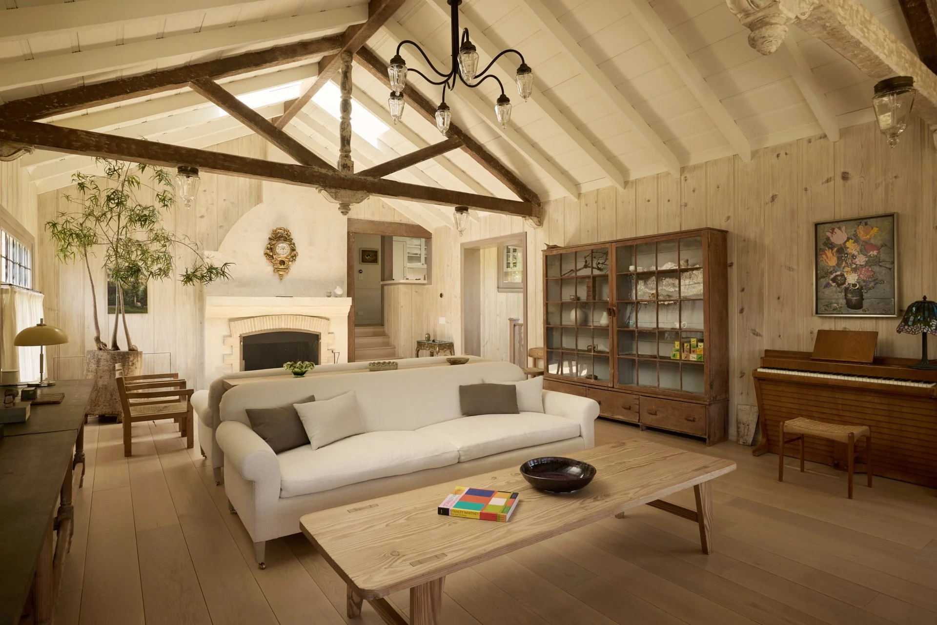 11 239WestChannelRd_17.jpg