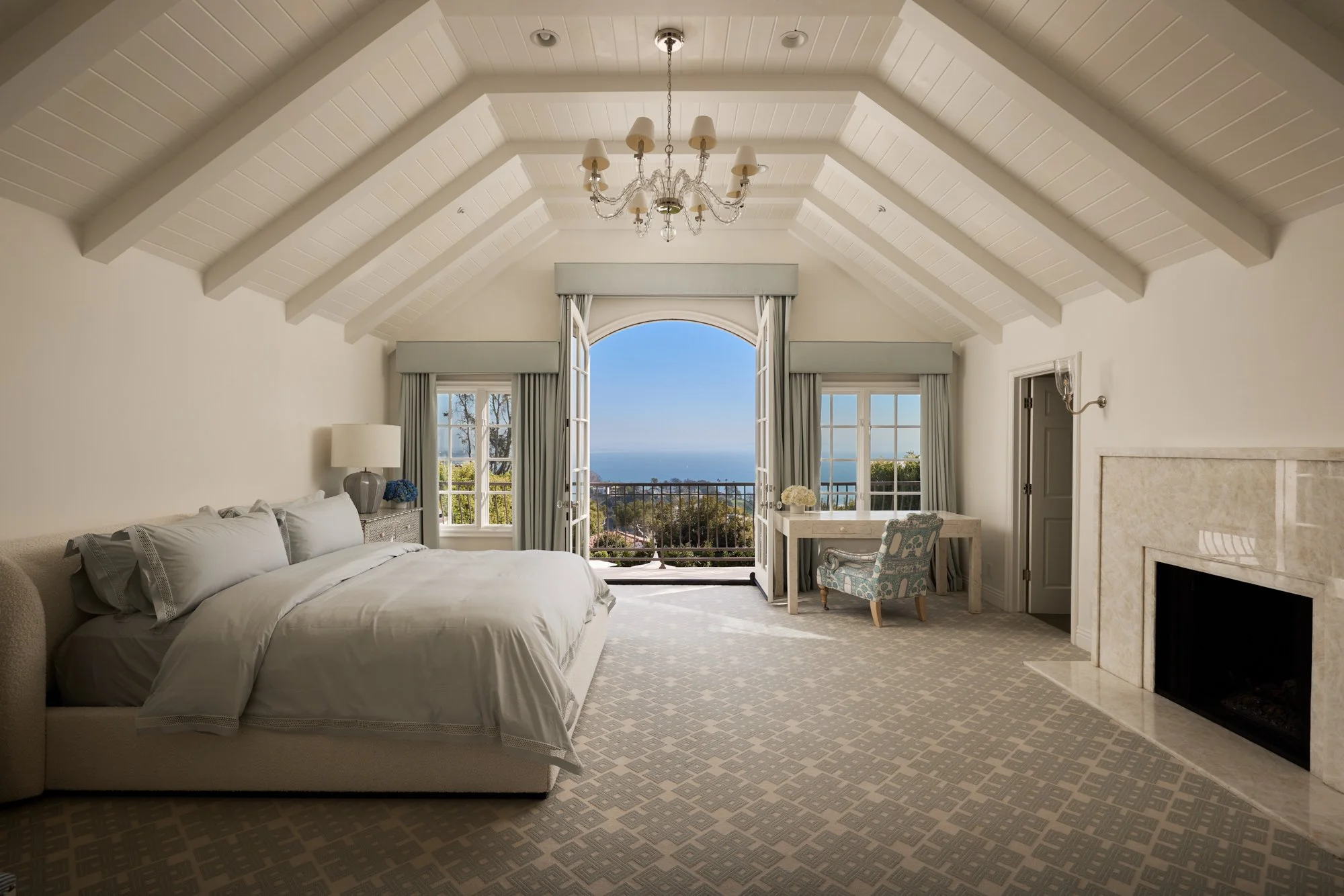 17 541PaseoMiramar_15.jpg