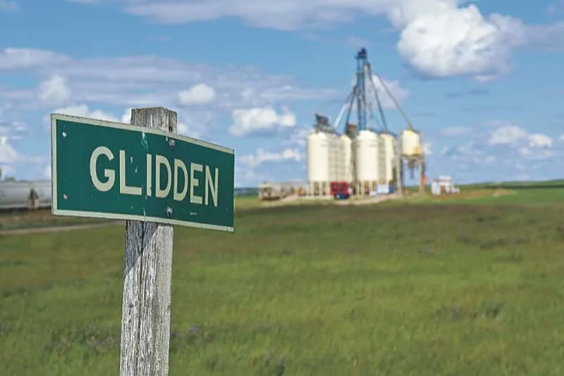 July-13-A-few-photos-Glidden-sign.jpg