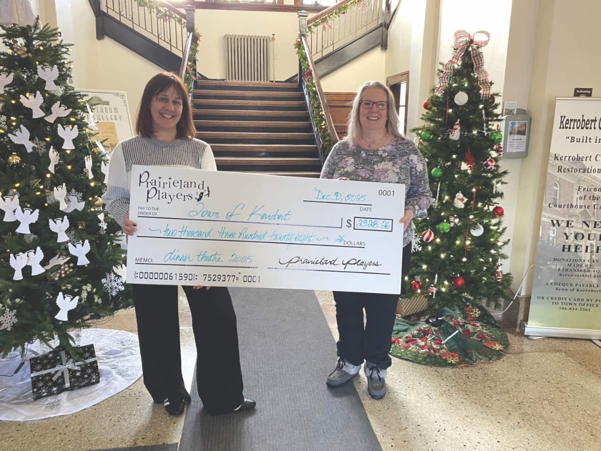 Prairieland Players donation to Town of Kerrobert