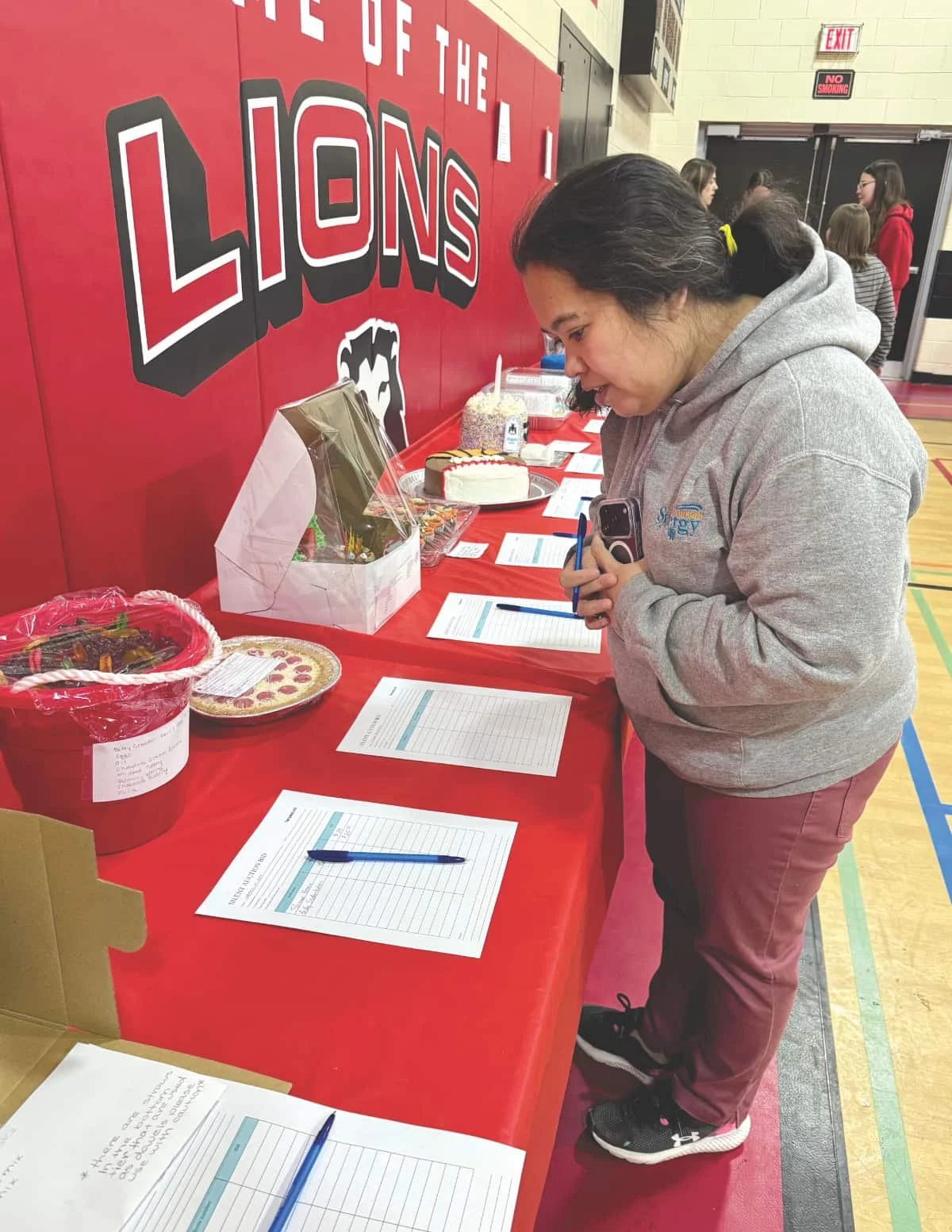 Bingo night boosts programs at Elizabeth Middle School