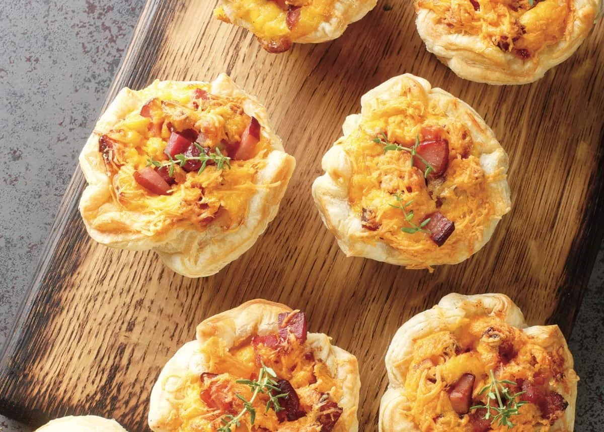 Mini quiches with ham and Swiss cheese