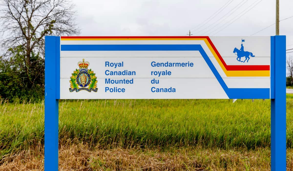 Local pilot helps RCMP locate stranded driver near Fox Valley