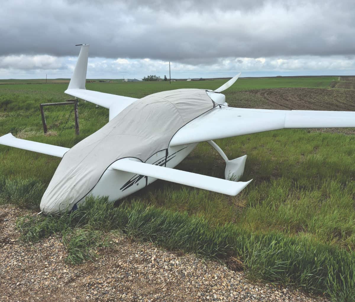 Small aircraft makes emergency landing on Highway 21