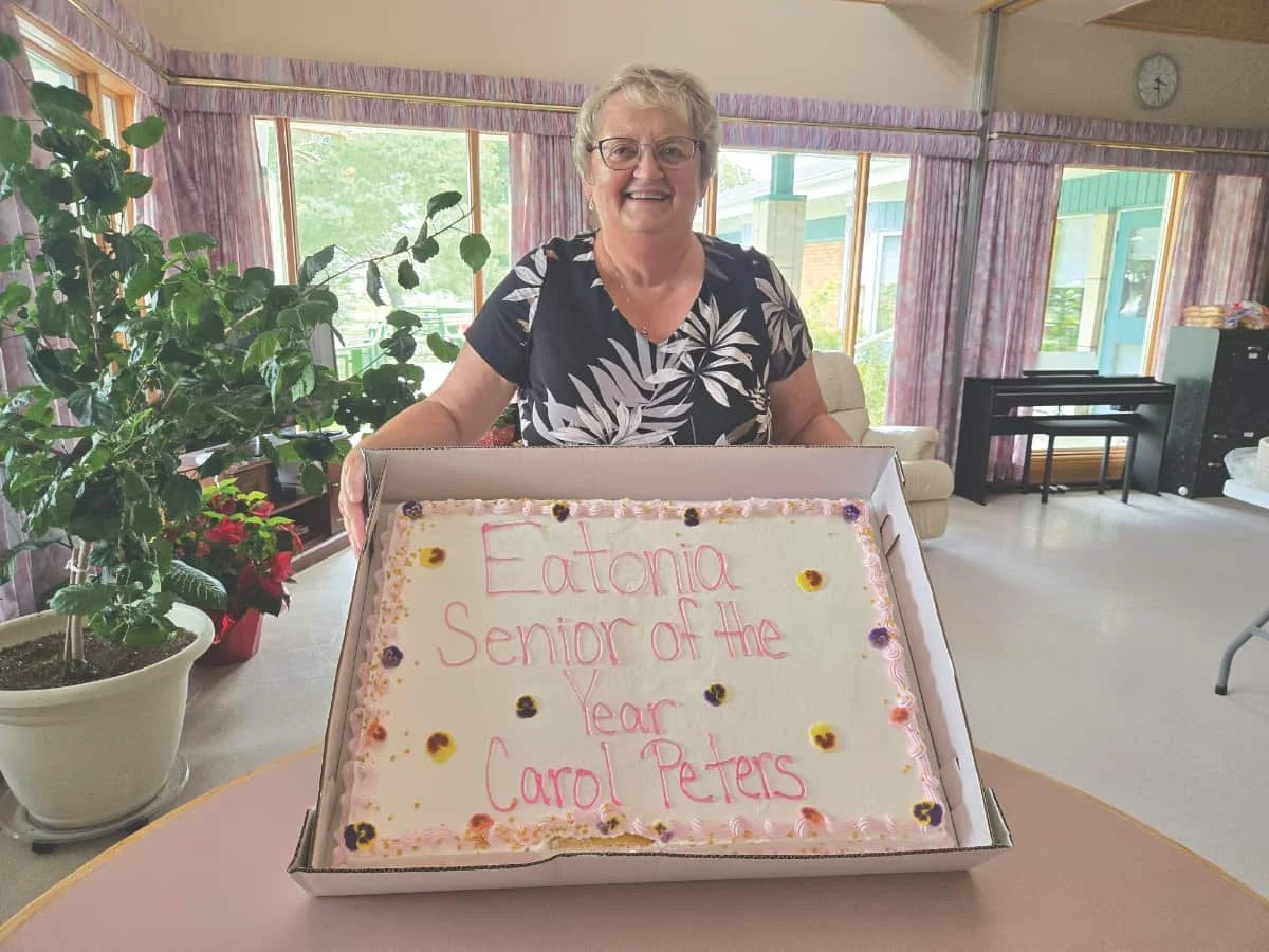 Carol Peters receives Eatonia's achievement award