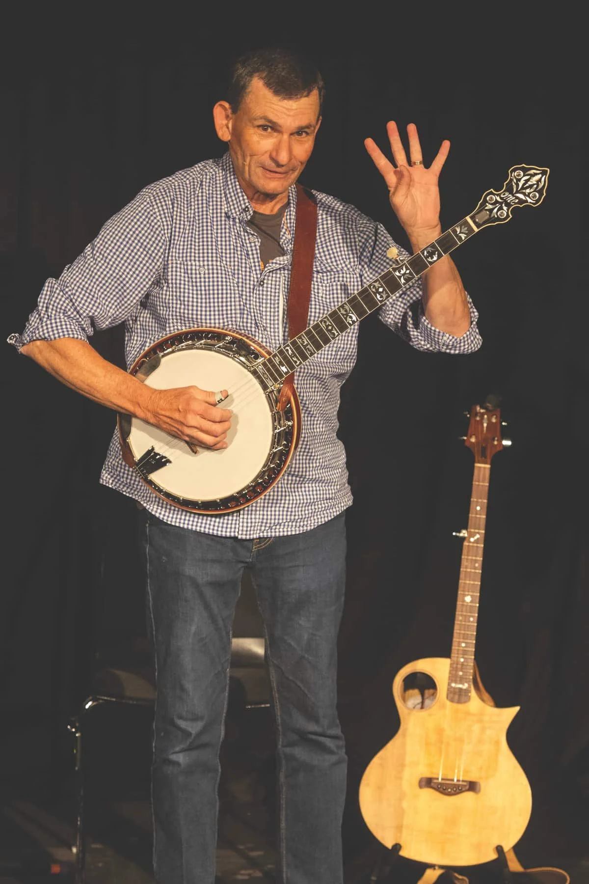 One-man banjo show brings 500th performance tour to Kindersley, Luseland and Leader