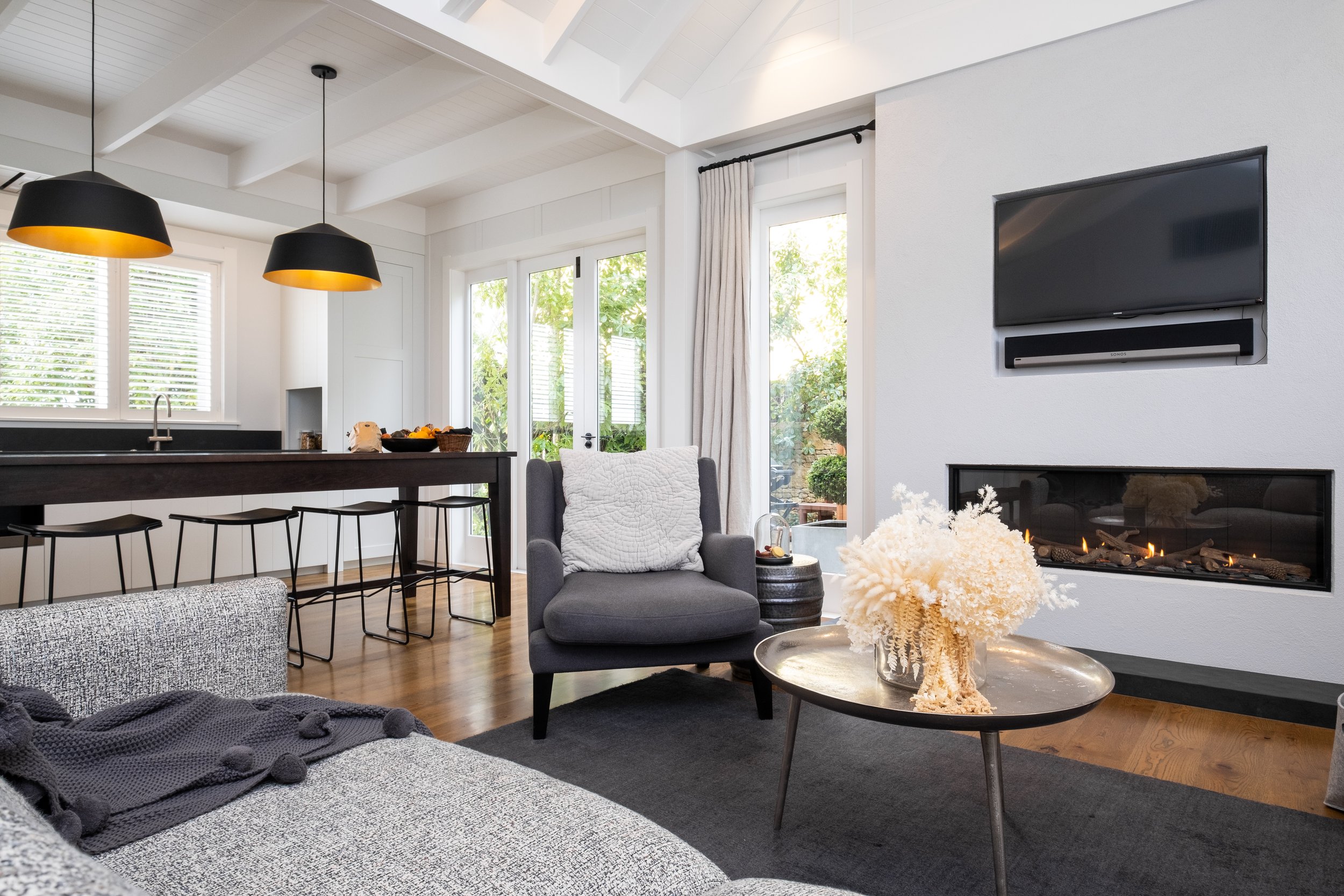 The Cottage - lounge and dining area