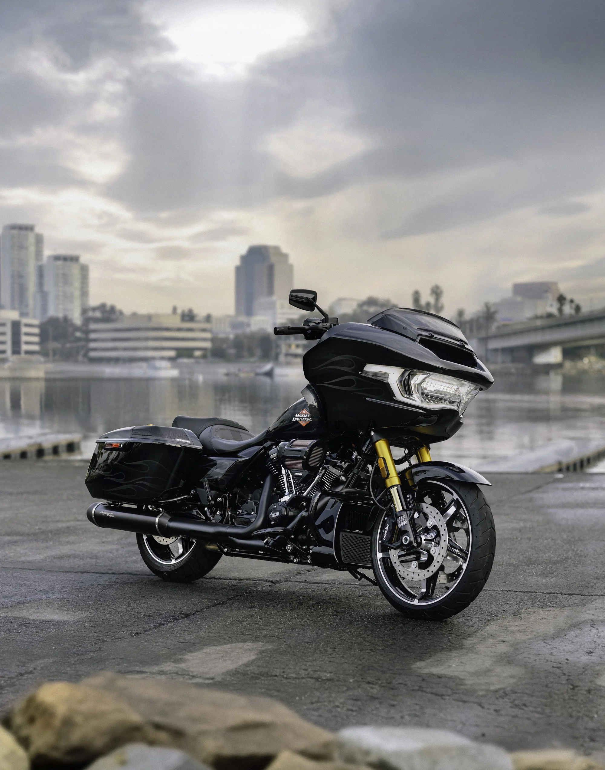 ROAD GLIDE MIDNIGHT.jpg