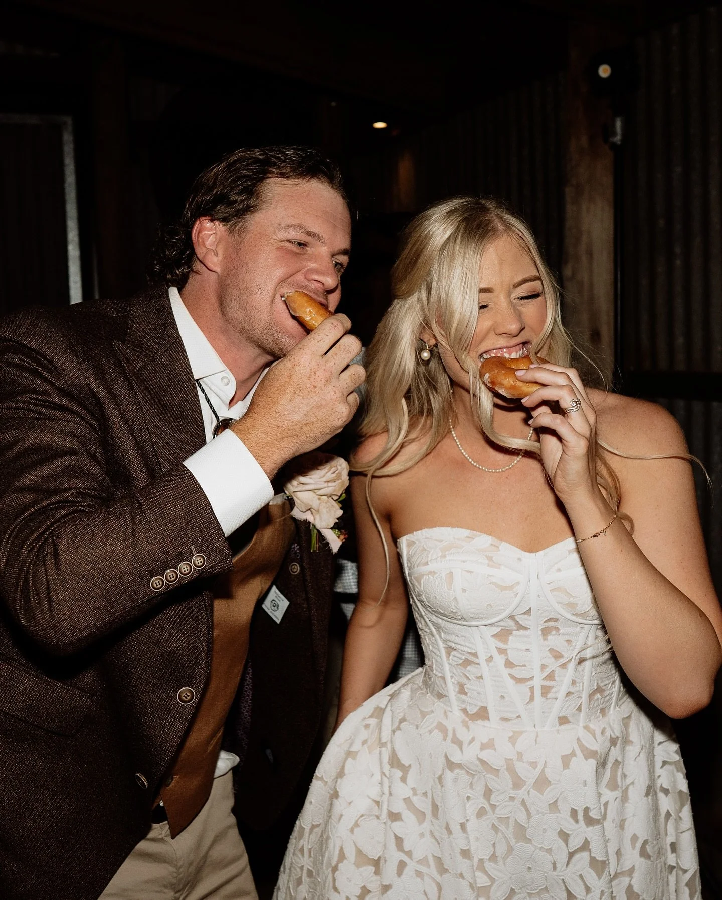 There’s nothing quite like donuts and a dancefloor 🍩🤍💃🏻🕺🏻 @saraberkimusic