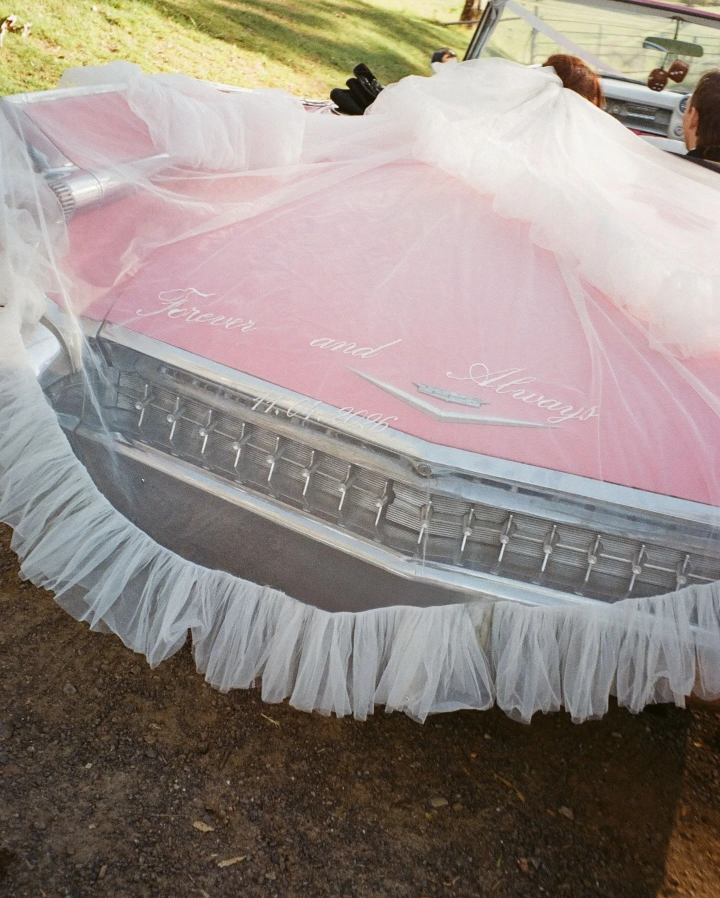 Tash &amp; Jord 🩷 sneak peeks get us so excited. Their lovely photographer @annaliisaphotography_  used digital and film photography to bring their vision to life, and what a vision it was. We were grinning ear to ear for their whole day.