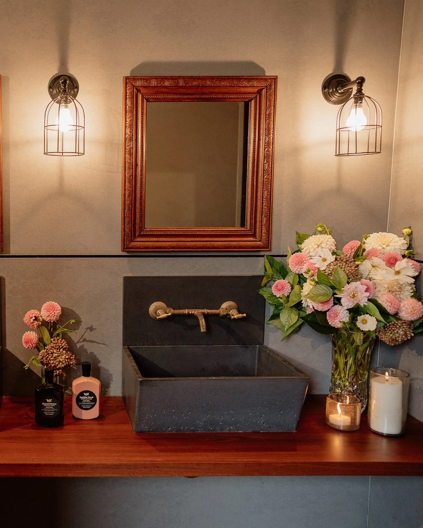 Our ladies bathrooms are always a huge hit. Only the best handwash and handcream from @leifproducts are used to add to the Lilburndale experience. With a full-length mirror in the hallway there&rsquo;s nothing more you need.