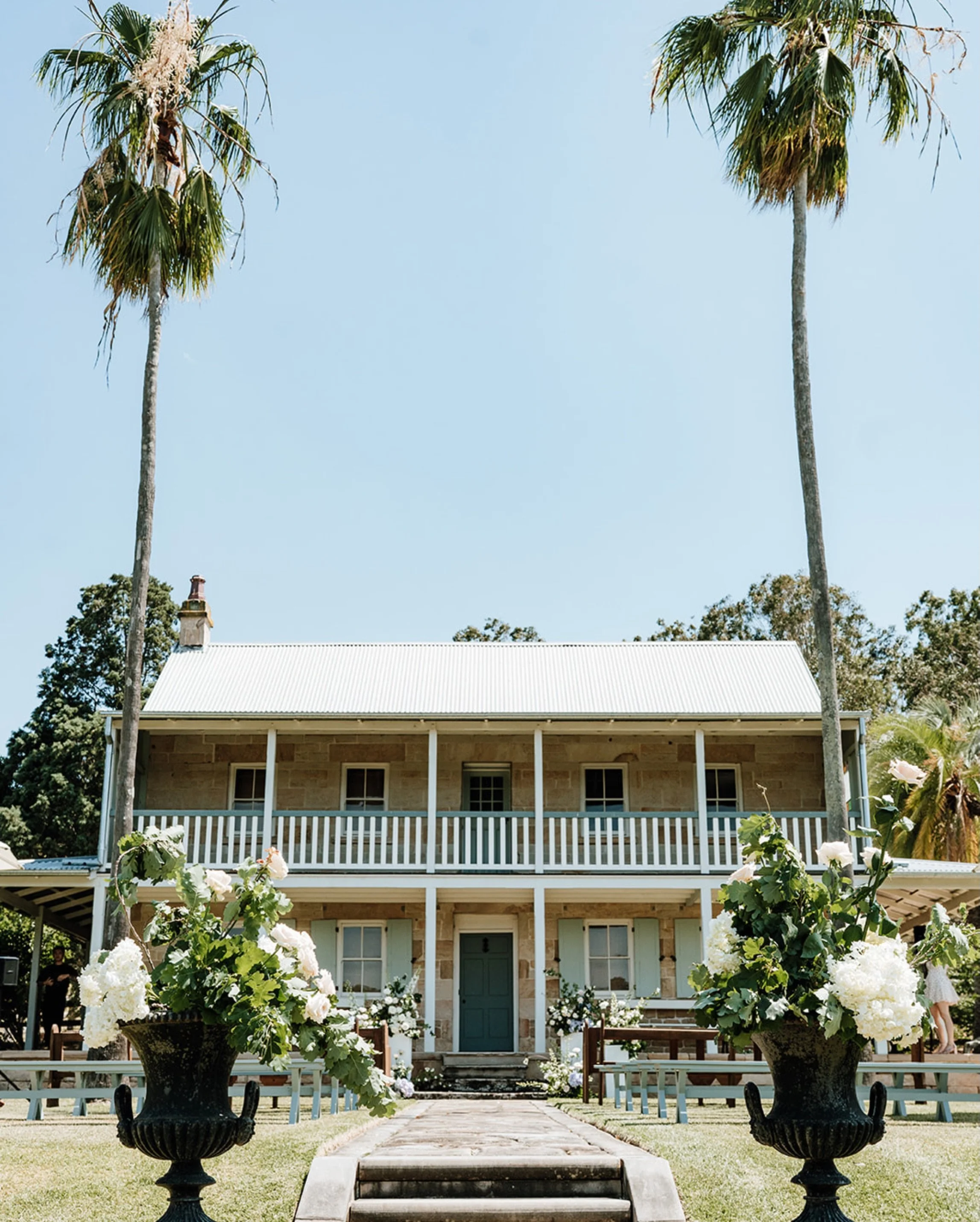 @heritagefloral.co and @translucent_photography bringing the good vibes for Kate &amp; Adam. Lilburndale House was looking picture perfect for their wedding ceremony 🤍

#weddingvenue #weddingceremony #farmweddings #lilburndale #weddingflorals
