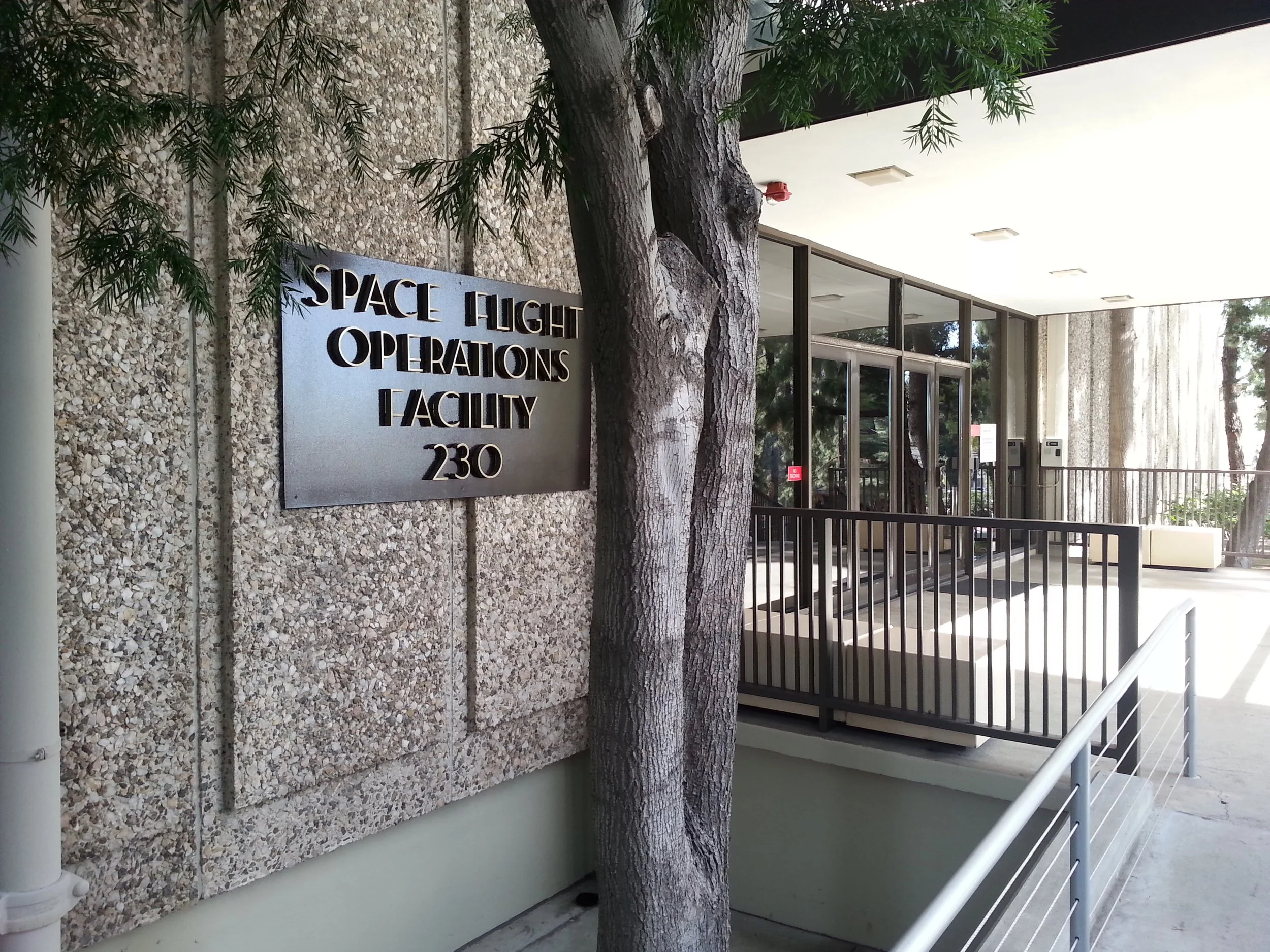 NASA JPL: Space Flight Operations Facility