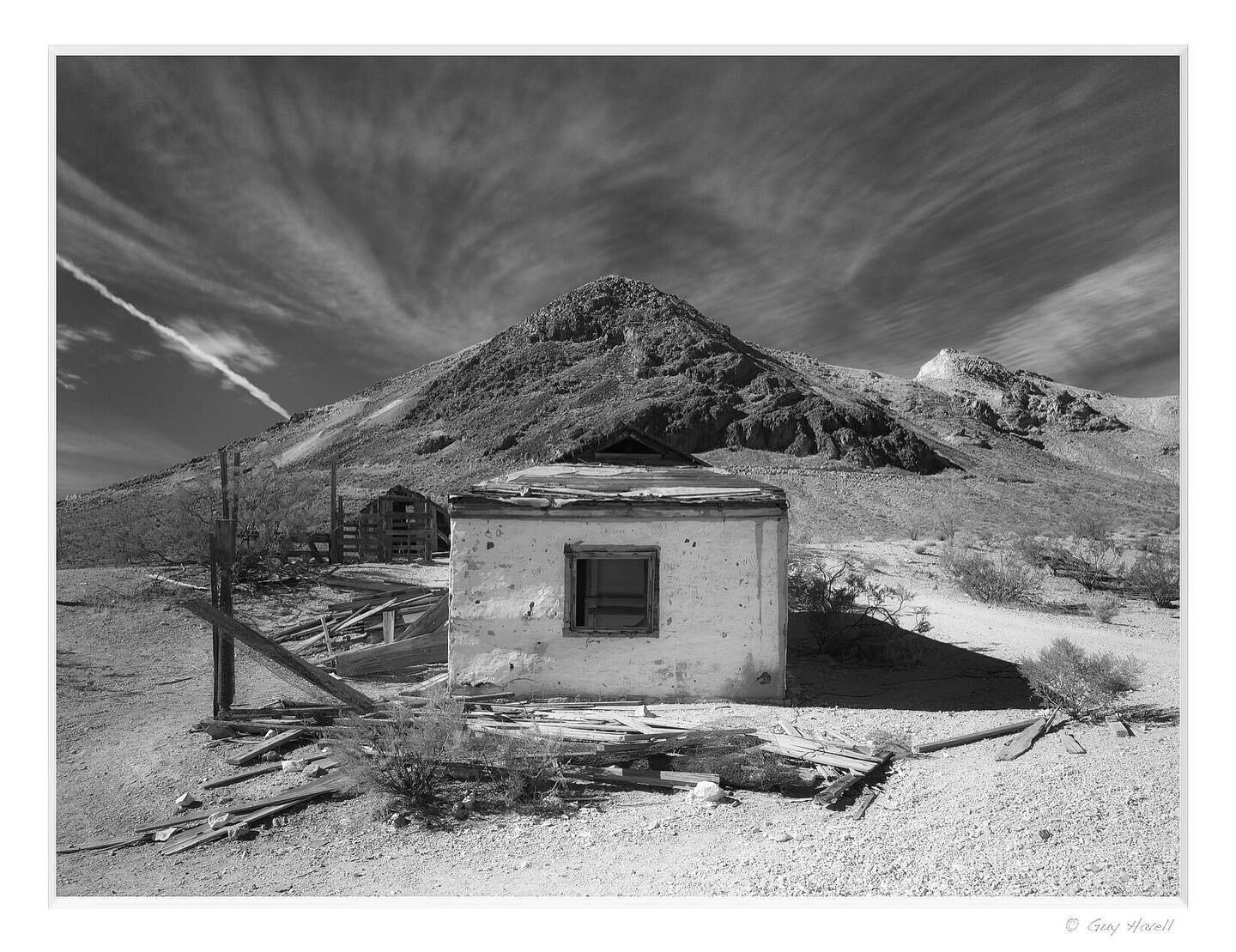 Rhyolite, Nevada. (2017) &copy; Guy Havell.

#bwphotography #bnw_planet #ghosttown #nv #deathvalley #blackandwhitephotography #mono #builtenvironment #landscapephotography #newtopographics #cloudporn #mediumformat #alpacameras #sheds #zonesystem #aba