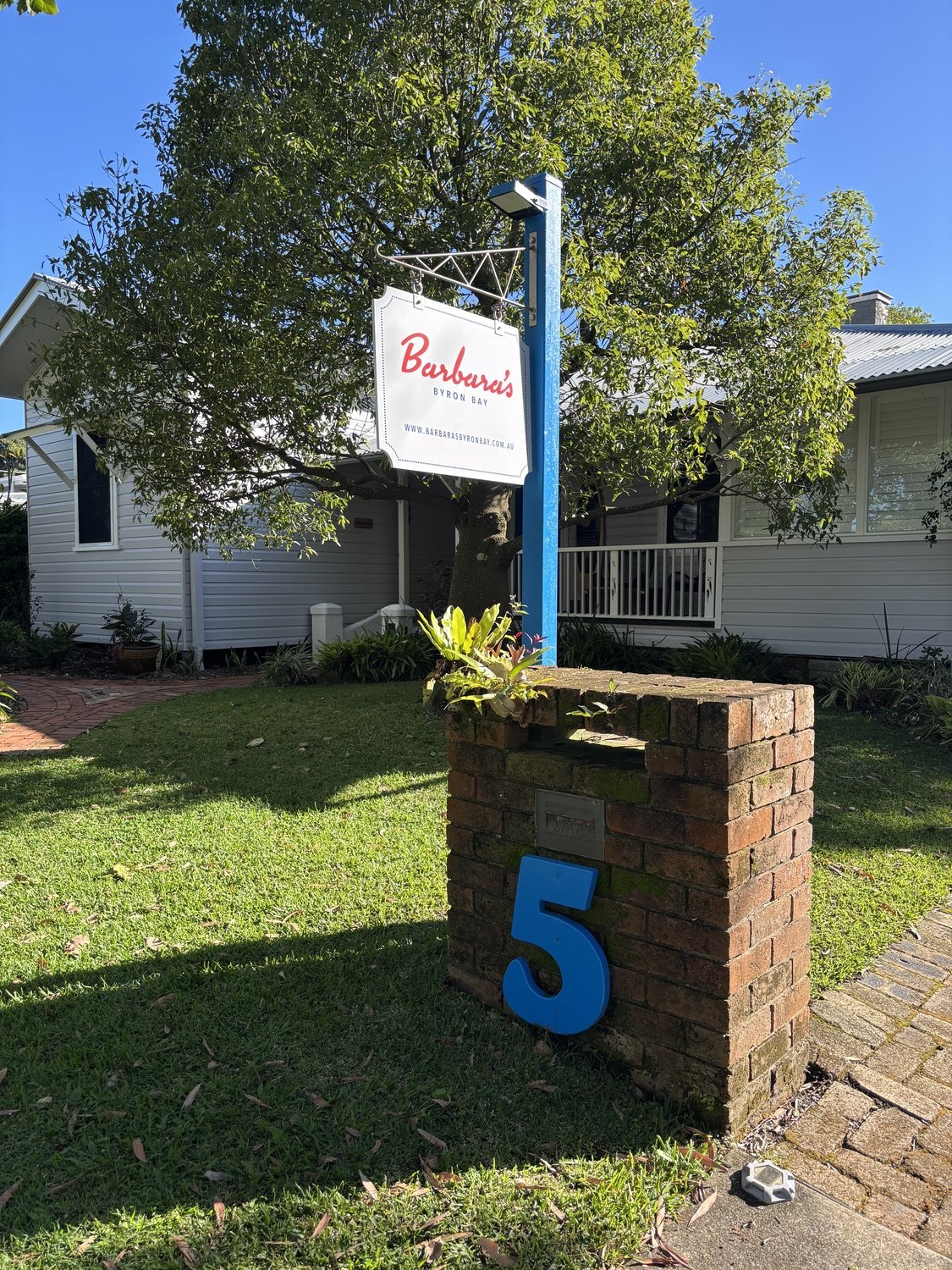 Barbaras-Front Sign.jpg